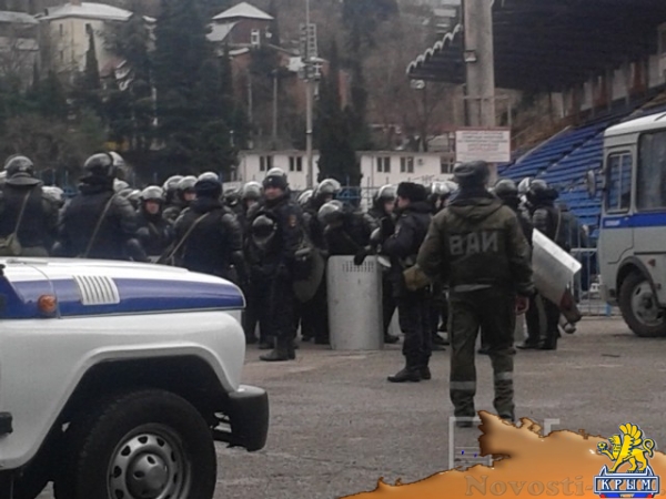 Полиция в Крыму проводит учения на ялтинском стадионе - «Новости Крыма» Полиция в Крыму проводит учения на ялтинском стадионе - «Новости Крыма»