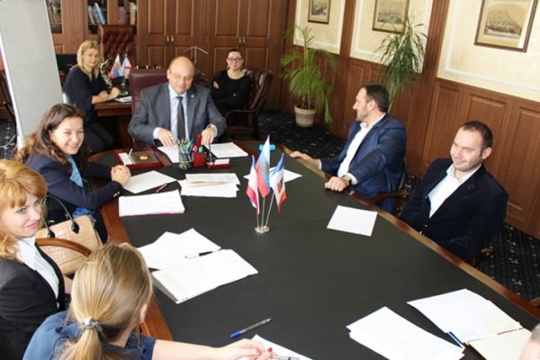 Госкомрегистр предложил администрации Симферополя разработать постановление по упорядочиванию названий улиц - «Госкомрегистр»