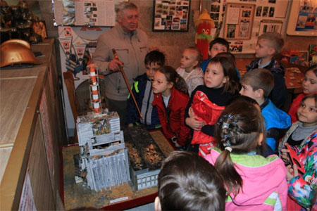 Крымские школьники прикоснулись к истории пожарной охраны - «МЧС» Крымские школьники прикоснулись к истории пожарной охраны - «МЧС»