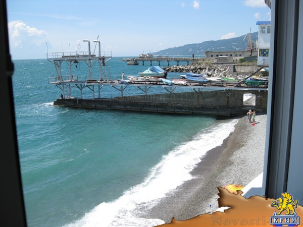 Отдых в Ялте. На Самом берегу моря в Ялте.Эллинг до 4 человек.Свой пляж Отдых в Крыму 2016 - жильё в Крыму без посредников - «Отдых в Ялте»