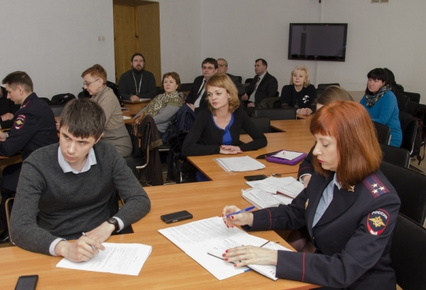 Людмила Лубина приняла участие в итоговом заседании Общественного совета при МВД по Республике Крым - «Правам человека» Людмила Лубина приняла участие в итоговом заседании Общественного совета при МВД по Республике Крым - «Правам человека»