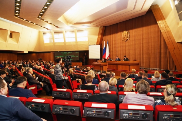 Уполномоченный представила ежегодный доклад в Государственном Совете Крыма - «Правам человека» Уполномоченный представила ежегодный доклад в Государственном Совете Крыма - «Правам человека»