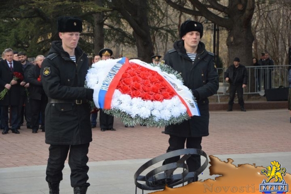 Россия никогда не встанет на колени, потому что ее граждане всегда готовы защищать Родину – Аксёнов (ФОТО) - «Политика Крыма»