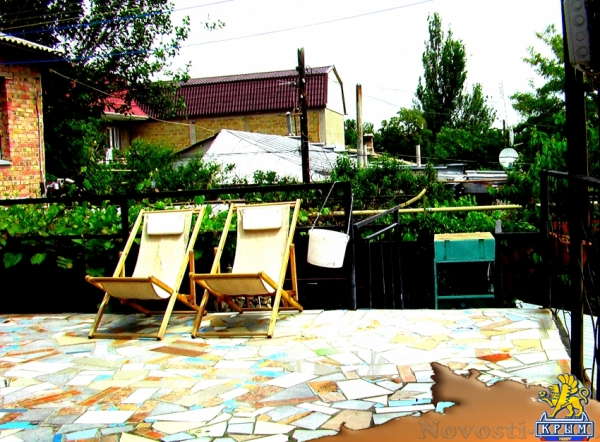 Отдых в Феодосии. Двухкомнатный домик с террасой на 3-7 человек в Феодосии. Отдых в Крыму 2016 - жильё в Крыму без посредников - «Отдых в Феодосии»