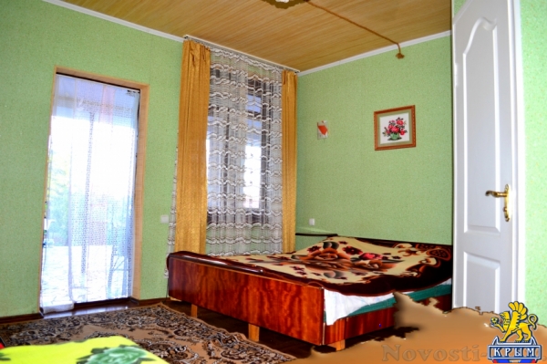 Отдых в Феодосии. Двухкомнатный домик с террасой на 3-7 человек в Феодосии. Отдых в Крыму 2016 - жильё в Крыму без посредников - «Отдых в Феодосии»