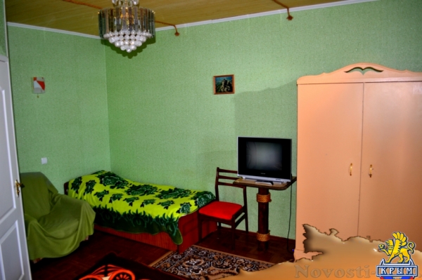 Отдых в Феодосии. Двухкомнатный домик с террасой на 3-7 человек в Феодосии. Отдых в Крыму 2016 - жильё в Крыму без посредников - «Отдых в Феодосии»