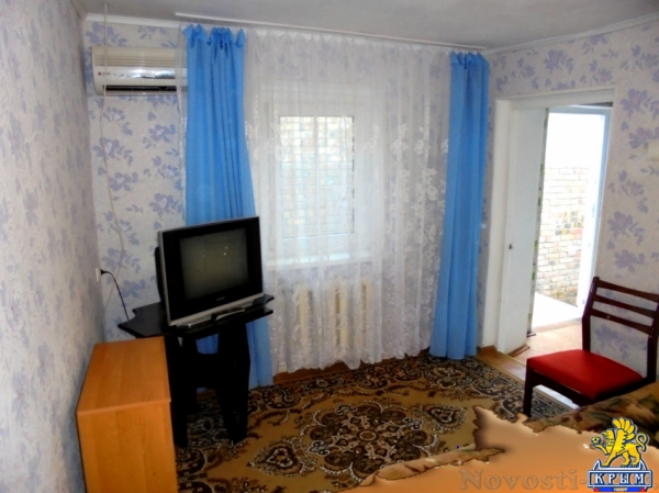 Отдых в Феодосии. Отдельный дом со своим закрытым двором и гаражом, без хозяев, в Феодосии. Отдых в Крыму 2016 - жильё в Крыму без посредников - «Отдых в Феодосии»