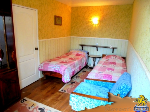 Отдых в Феодосии. Отдельный дом со своим закрытым двором и гаражом, без хозяев, в Феодосии. Отдых в Крыму 2016 - жильё в Крыму без посредников - «Отдых в Феодосии»