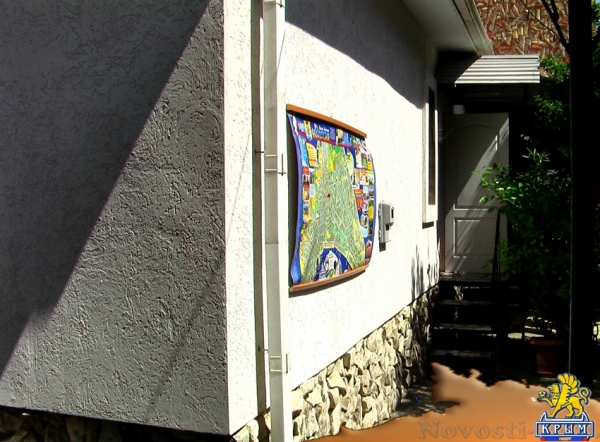 Отдых в Феодосии. Двухкомнатный домик с беседкой на 3-5 человек в Феодосии. Отдых в Крыму 2016 - жильё в Крыму без посредников - «Отдых в Феодосии»