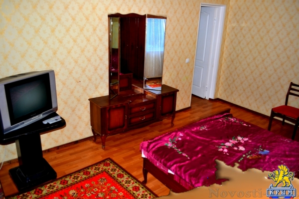 Отдых в Феодосии. Двухкомнатный домик с беседкой на 3-5 человек в Феодосии. Отдых в Крыму 2016 - жильё в Крыму без посредников - «Отдых в Феодосии»