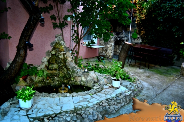 Отдых в Феодосии. Домик для семейного отдыха на 2-4 человека в Феодосии. Отдых в Крыму 2016 - жильё в Крыму без посредников - «Отдых в Феодосии» Отдых в Феодосии. Домик для семейного отдыха на 2-4 человека в Феодосии. Отдых в Крыму 2016 - жильё в Крыму без посредников - «Отдых в Феодосии»