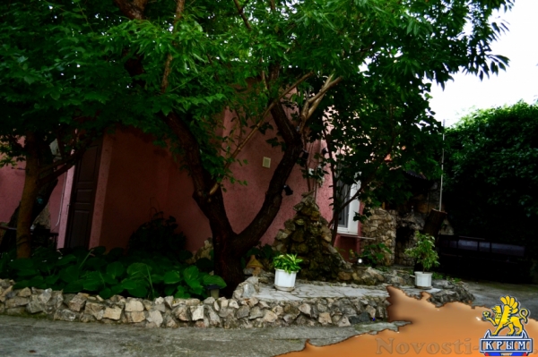 Отдых в Феодосии. Уютный домик с террасой на 2-5 человек в Феодосии. Отдых в Крыму 2016 - жильё в Крыму без посредников - «Отдых в Феодосии»