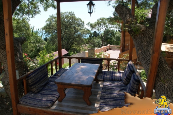 Отдых в Алупке. НЕЗАБЫВАЕМЫЙ отдых в срубе "Al-Hayat" Отдых в Крыму 2016 - жильё в Крыму без посредников - «Отдых в Крыму»