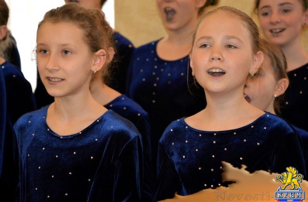 Аксёнов поздравил с победой в хоровом чемпионате мира капеллу Симферопольской детской музыкальной школы, а музыканты ему спели о Родине (ФОТО, АУДИО) - «Общество Крыма» Аксёнов поздравил с победой в хоровом чемпионате мира капеллу Симферопольской детской музыкальной школы, а музыканты ему спели о Родине (ФОТО, АУДИО) - «Общество Крыма»