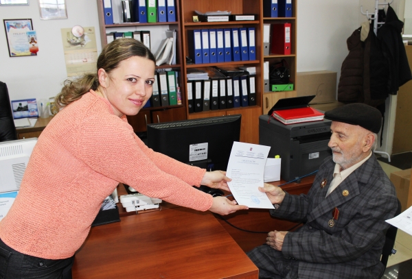 Госкомрегистр принимает без очереди ветеранов ВОВ, инвалидов и граждан старше 78 лет - «Госкомрегистр»