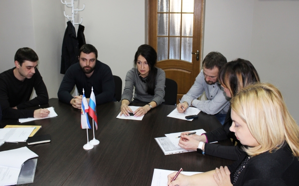 Сдать документы в Госкомрегистр в электронном виде и получить свидетельство за 1 день можно с помощью нотариуса - «Госкомрегистр» Сдать документы в Госкомрегистр в электронном виде и получить свидетельство за 1 день можно с помощью нотариуса - «Госкомрегистр»