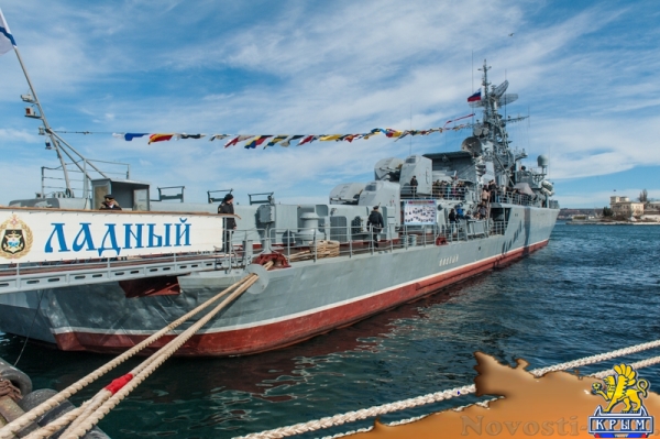 Севастополь отметил День Защитника Отечества и годовщину "Русской Весны" (ФОТОРЕПОРТАЖ) - «Общество Крыма» Севастополь отметил День Защитника Отечества и годовщину "Русской Весны" (ФОТОРЕПОРТАЖ) - «Общество Крыма»