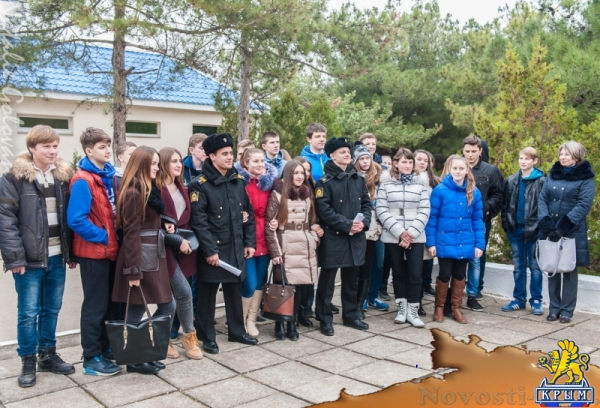 В севастопольском училище имени Нахимова гостям показывали пушки, акваланги и горящие мины (ФОТОРЕПОРТАЖ) - «Общество Крыма»
