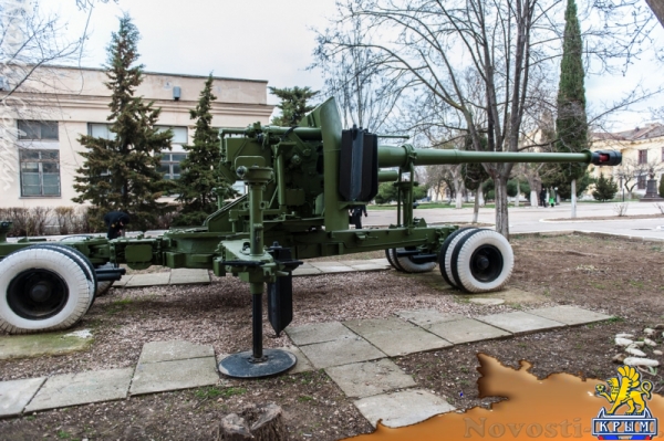 В севастопольском училище имени Нахимова гостям показывали пушки, акваланги и горящие мины (ФОТОРЕПОРТАЖ) - «Общество Крыма»