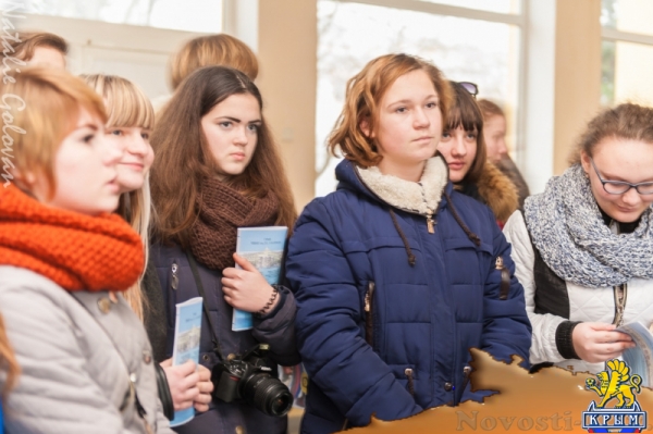 В севастопольском училище имени Нахимова гостям показывали пушки, акваланги и горящие мины (ФОТОРЕПОРТАЖ) - «Общество Крыма»
