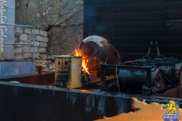 В севастопольском училище имени Нахимова гостям показывали пушки, акваланги и горящие мины (ФОТОРЕПОРТАЖ) - «Общество Крыма»