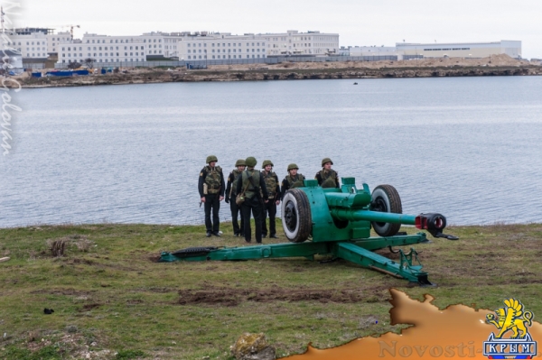 В севастопольском училище имени Нахимова гостям показывали пушки, акваланги и горящие мины (ФОТОРЕПОРТАЖ) - «Общество Крыма»