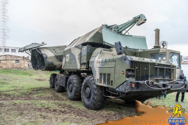 В севастопольском училище имени Нахимова гостям показывали пушки, акваланги и горящие мины (ФОТОРЕПОРТАЖ) - «Общество Крыма»