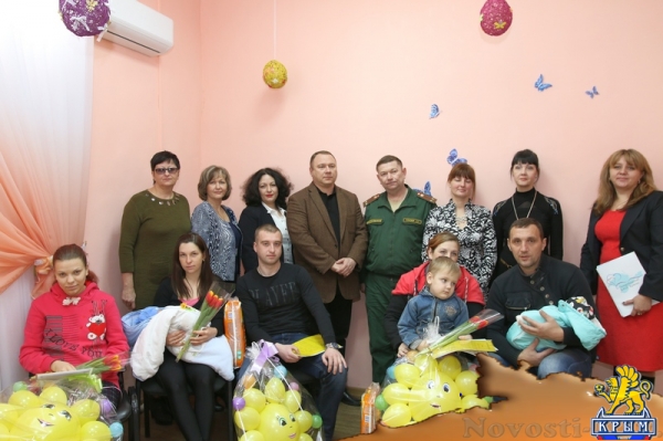 В Крыму первенцам вместе со свидетельствами о рождении выдали повестки в армию на 2032 год (ФОТО) - «Симферополь»