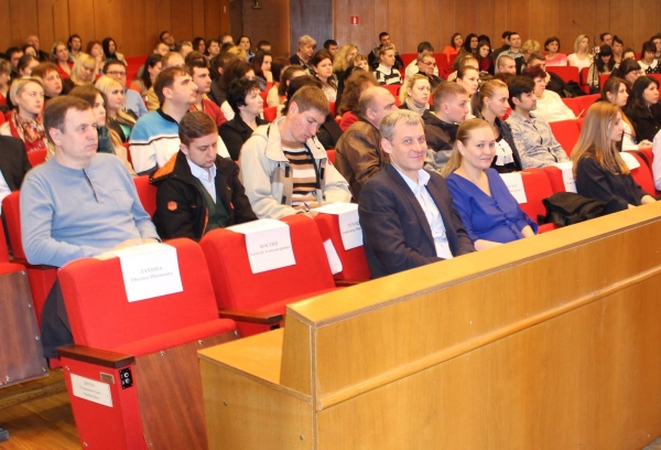 Кадастровые фирмы не должны брать дополнительную плату с заявителей за подачу документов в Госкомрегистр электронным способом- Александр Спиридонов - «Госкомрегистр»