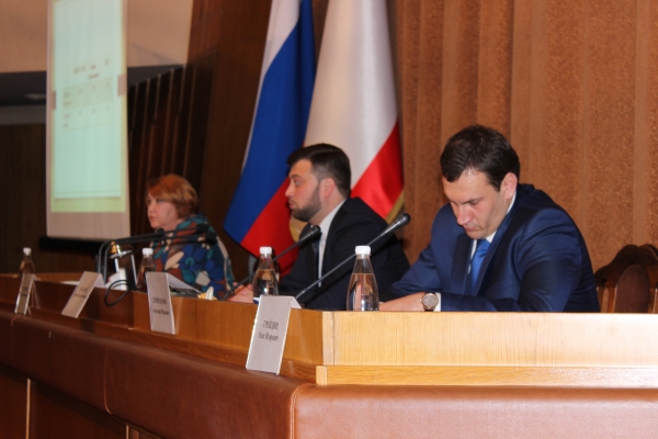 Кадастровые фирмы не должны брать дополнительную плату с заявителей за подачу документов в Госкомрегистр электронным способом- Александр Спиридонов - «Госкомрегистр»