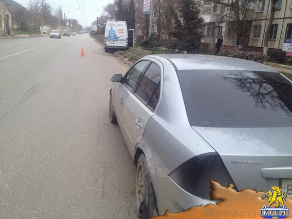 В Керчи микроавтобус отреагировал на забор как бык на тряпку - «Керчь»