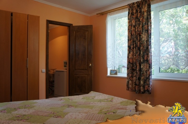 Отдых в Алупке. Домик с беседкой у моря.2+1 Отдых в Крыму 2016 - жильё в Крыму без посредников - «Отдых в Крыму»