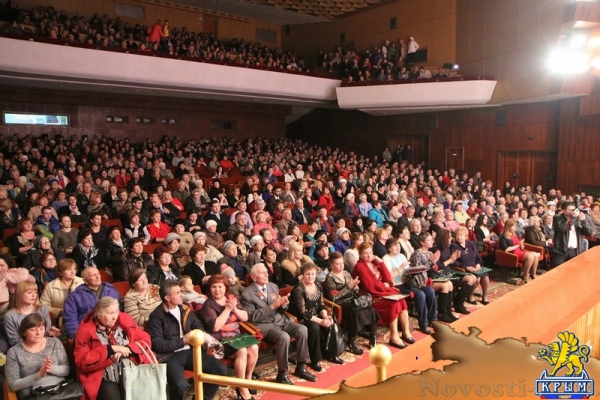Керчанок одарили вниманием и благодарностями - «Керчь»