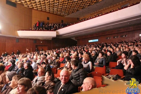 Керчанок одарили вниманием и благодарностями - «Керчь»