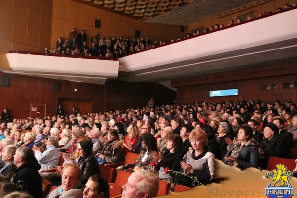 Керчанок одарили вниманием и благодарностями - «Керчь»