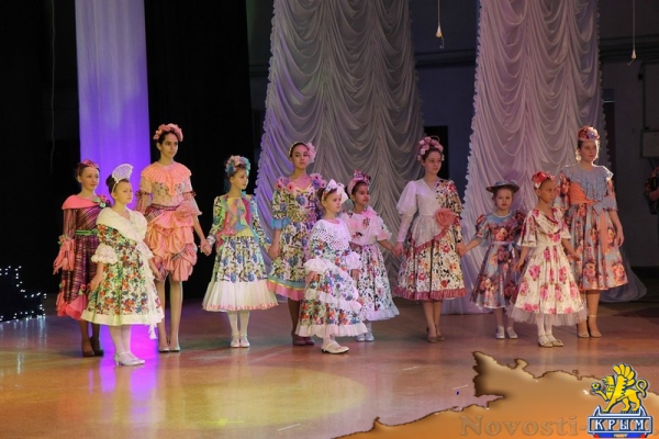 Керчанок одарили вниманием и благодарностями - «Керчь»