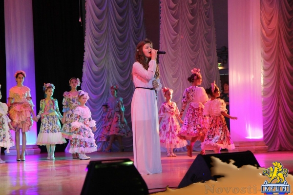 Керчанок одарили вниманием и благодарностями - «Керчь»