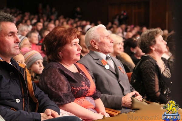 Керчанок одарили вниманием и благодарностями - «Керчь»