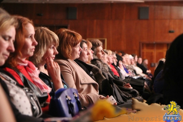 Керчанок одарили вниманием и благодарностями - «Керчь»