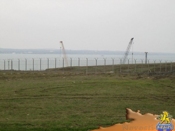 Керченский мост спрятали за колючей проволокой - «Керчь»