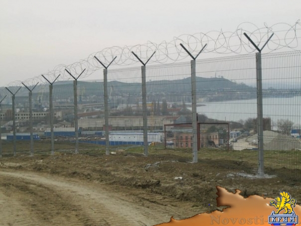 Керченский мост спрятали за колючей проволокой - «Керчь»