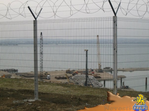 Керченский мост спрятали за колючей проволокой - «Керчь»