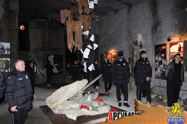 Футболисты ФК «Океан» спустились в каменоломни - «Керчь»