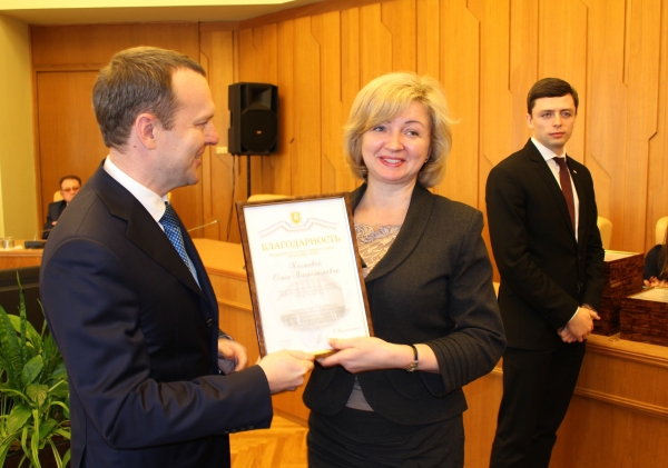 Руководство Республики Крым отметило благодарностями сотрудниц Госкомрегистра в преддверии Международного женского дня - «Госкомрегистр»