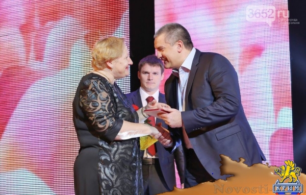 Аксёнов отметил важную роль крымских женщин в жизни республики (ФОТО) - «Симферополь»