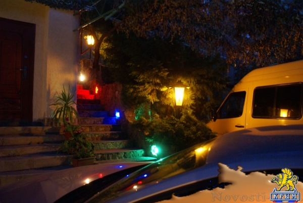 Отдых в Алуште. БОЛЬШОЙ КОТТЕДЖ ДЛЯ КОМПАНИЙ Отдых в Крыму 2016 - жильё в Крыму без посредников - «Отдых в Алуште»