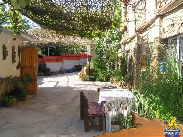Отдых в Алуште. БОЛЬШОЙ КОТТЕДЖ ДЛЯ КОМПАНИЙ Отдых в Крыму 2016 - жильё в Крыму без посредников - «Отдых в Алуште»