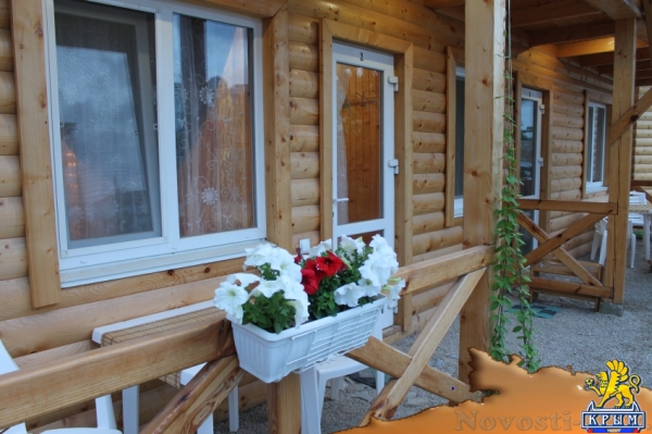 Отдых в Судаке. 4-х местный номер "Люкс" в деревянном мини-отеле у моря, Судак Отдых в Крыму 2016 - жильё в Крыму без посредников - «Отдых в Судаке»