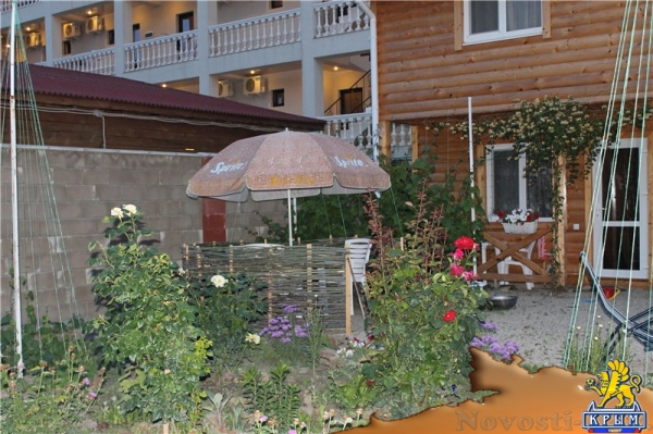 Отдых в Судаке. Номер "Эконом" в деревянном мини- отеле Отдых в Крыму 2016 - жильё в Крыму без посредников - «Отдых в Судаке»