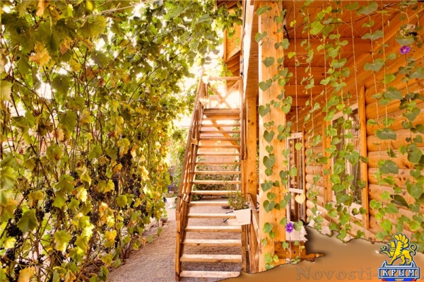 Отдых в Судаке. Номер "Эконом" в деревянном мини- отеле Отдых в Крыму 2016 - жильё в Крыму без посредников - «Отдых в Судаке»